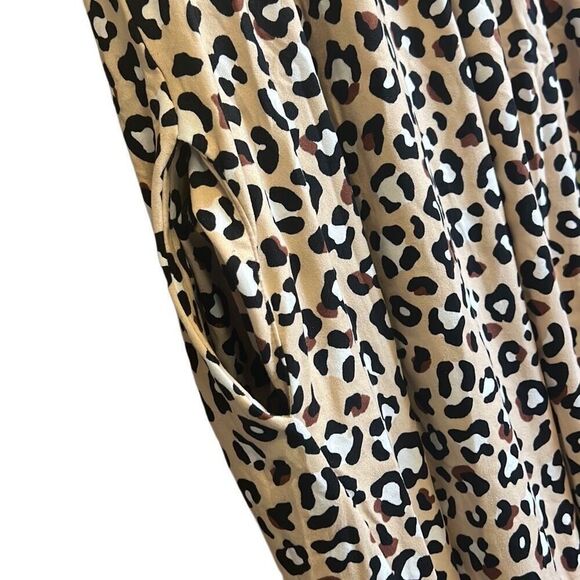 Perfect peach cheetah printed dress with pockets size‎ large - Picture 2 of 5